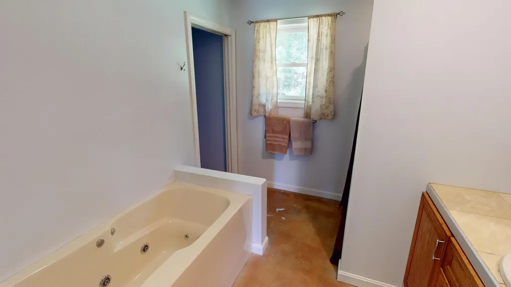 43 Richards Road Glenburn ME 04401