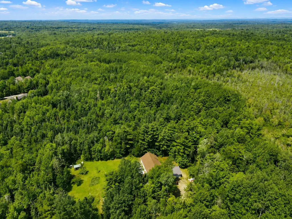 43 Richards Road Glenburn ME 04401