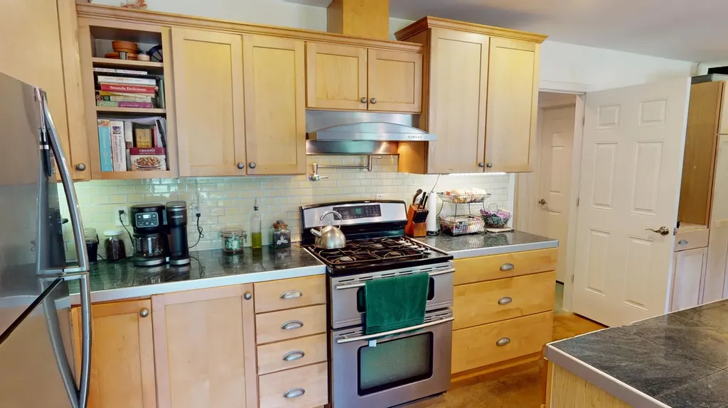 43 Richards Road Glenburn ME 04401