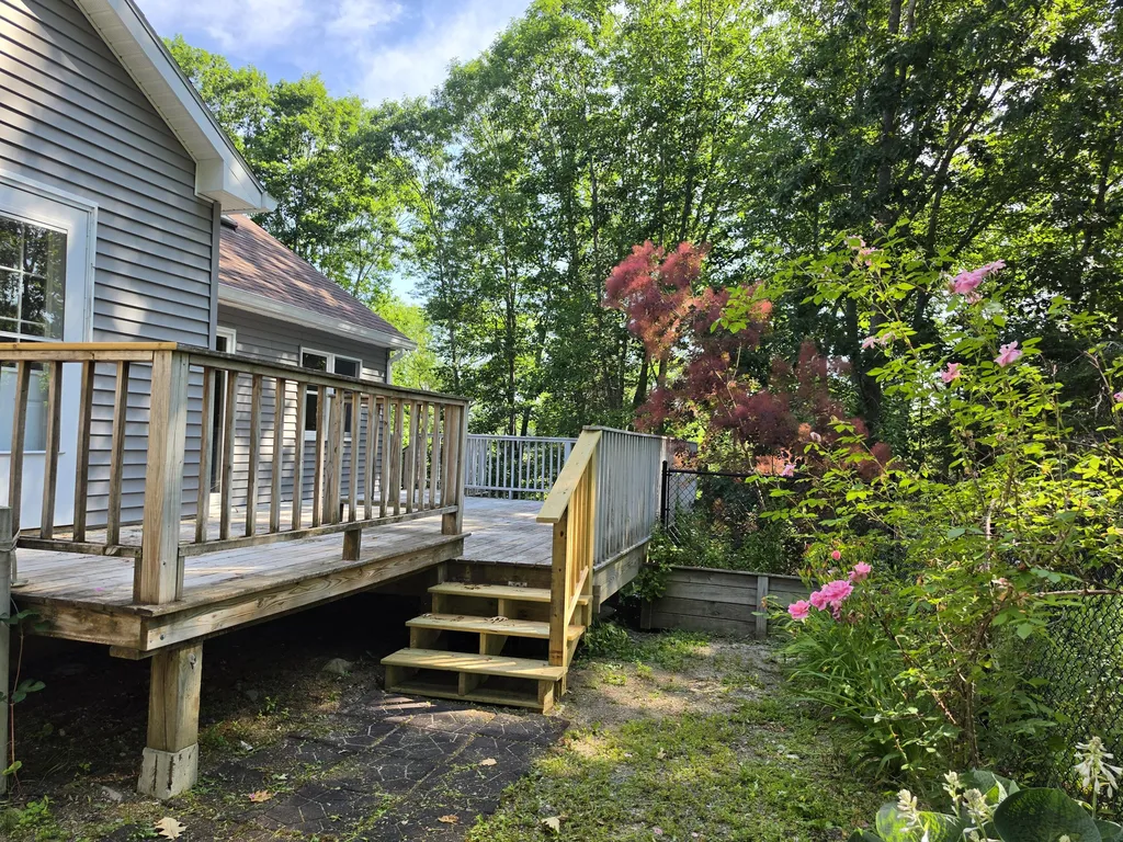 9 Graytown Road Sedgwick ME 04676