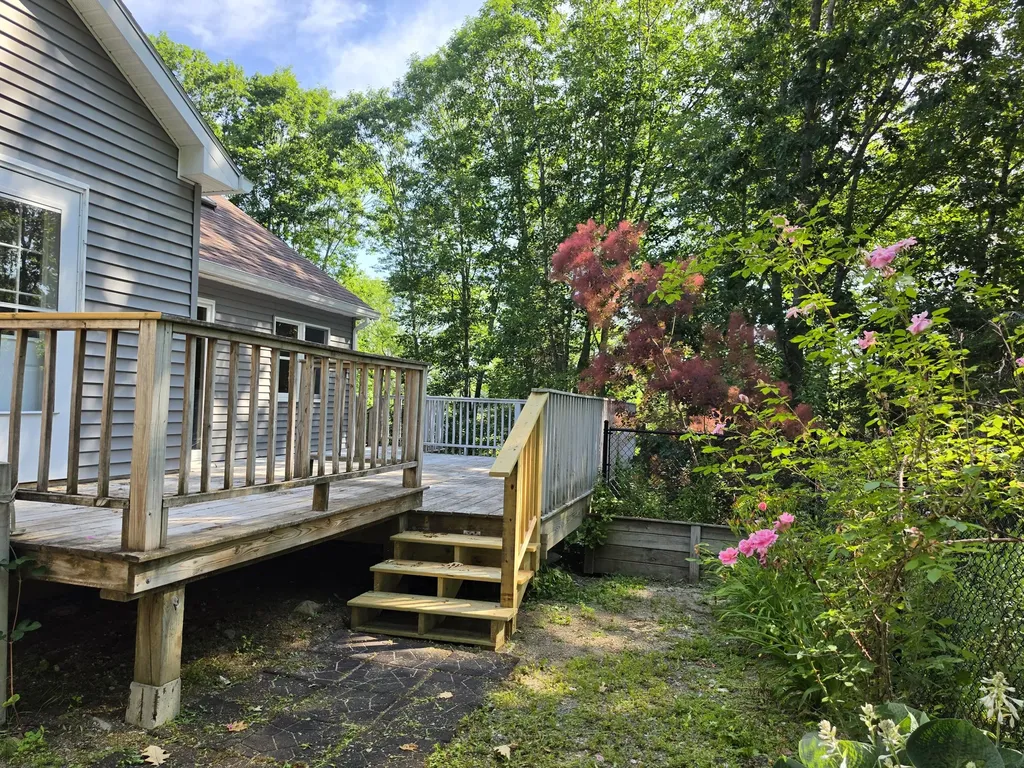 9 Graytown Road Sedgwick ME 04676
