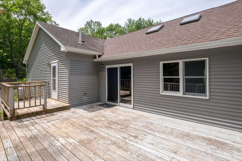 9 Graytown Road Sedgwick ME 04676