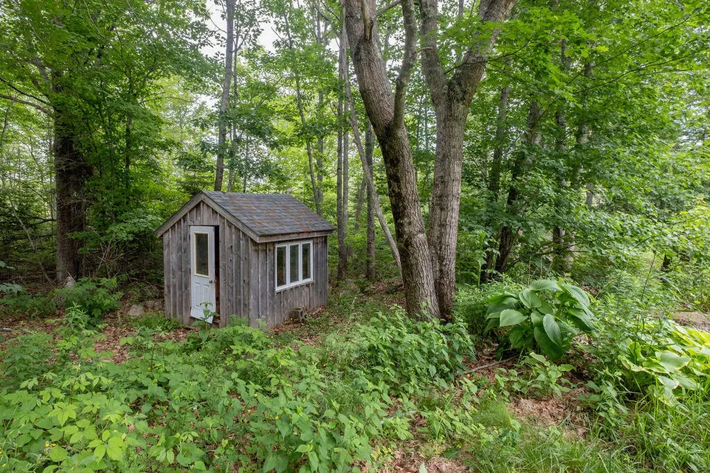 9 Graytown Road Sedgwick ME 04676