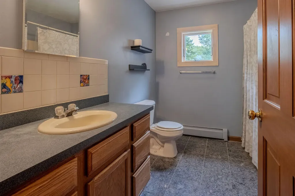 9 Graytown Road Sedgwick ME 04676