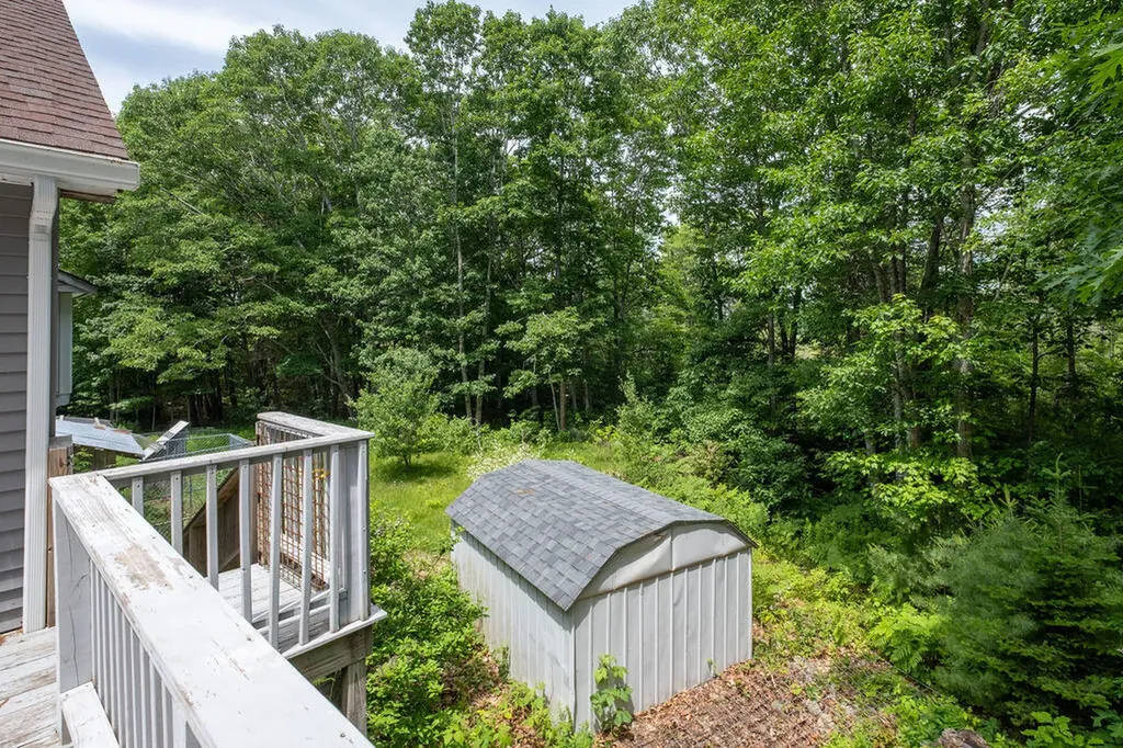 9 Graytown Road Sedgwick ME 04676