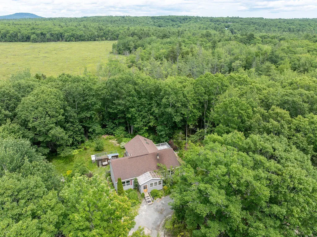 9 Graytown Road Sedgwick ME 04676