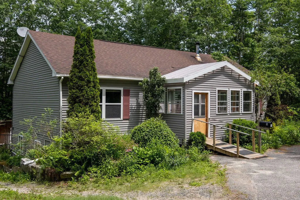 9 Graytown Road Sedgwick ME 04676