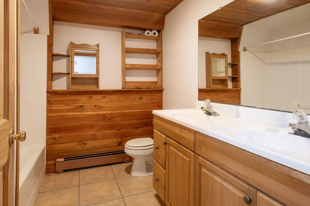 9 Graytown Road Sedgwick ME 04676