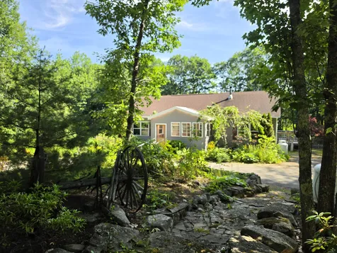 9 Graytown Road Sedgwick ME 04676