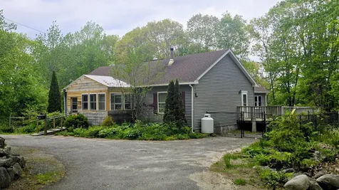 9 Graytown Road Sedgwick ME 04676