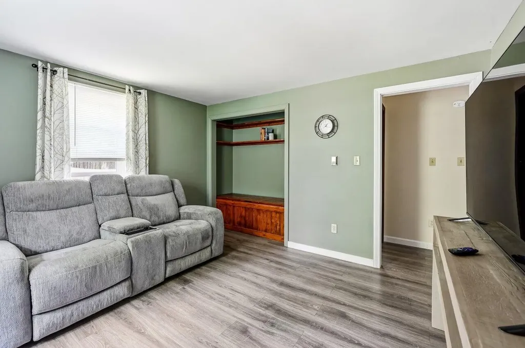 23 Plaza Drive Sanford ME 04073