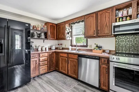 23 Plaza Drive Sanford ME 04073
