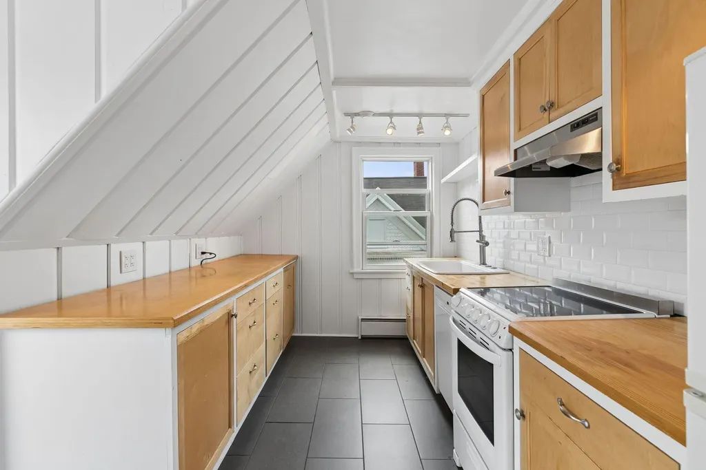 44 William Street Portland ME 04103