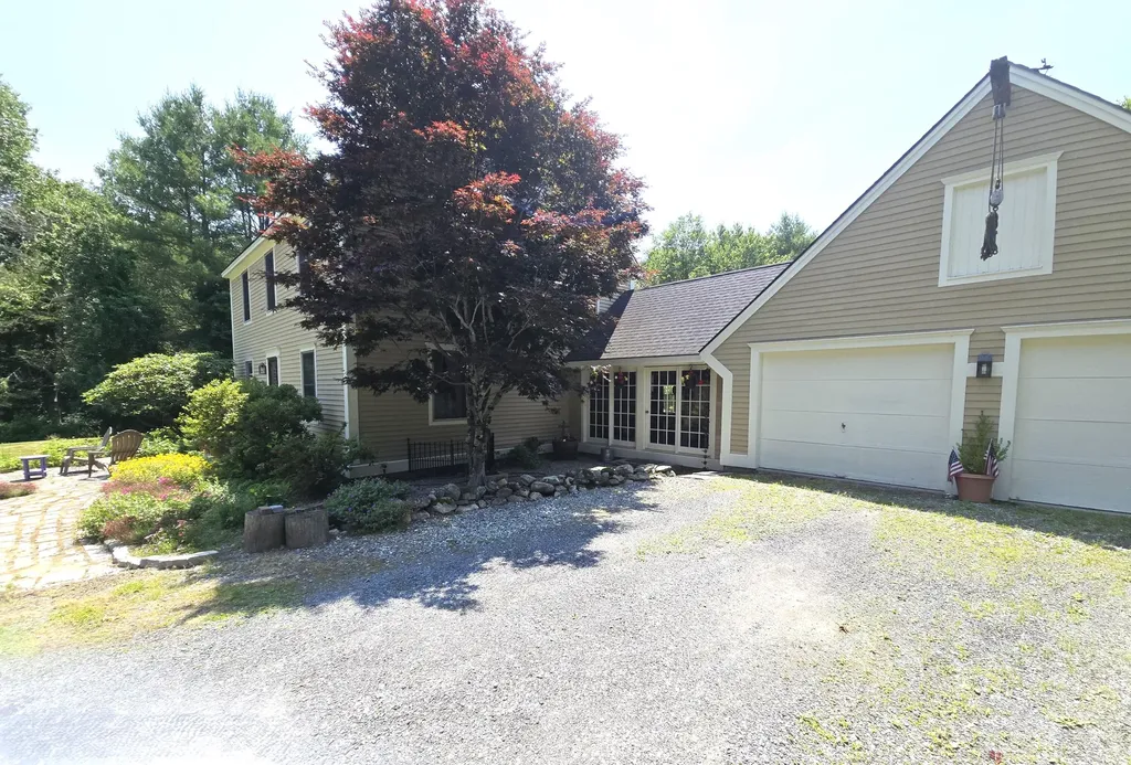 32 Old Fairgrounds Road Readfield ME 04355