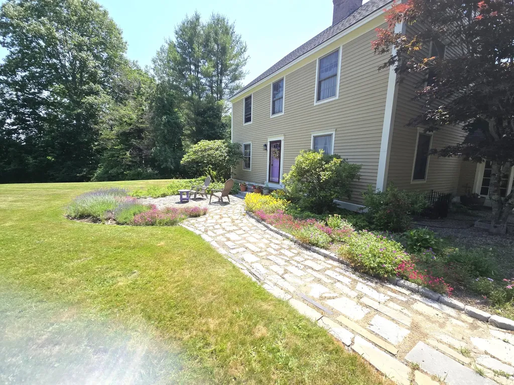 32 Old Fairgrounds Road Readfield ME 04355