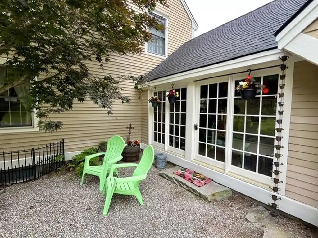 32 Old Fairgrounds Road Readfield ME 04355