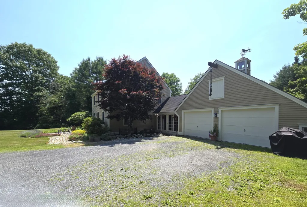 32 Old Fairgrounds Road Readfield ME 04355