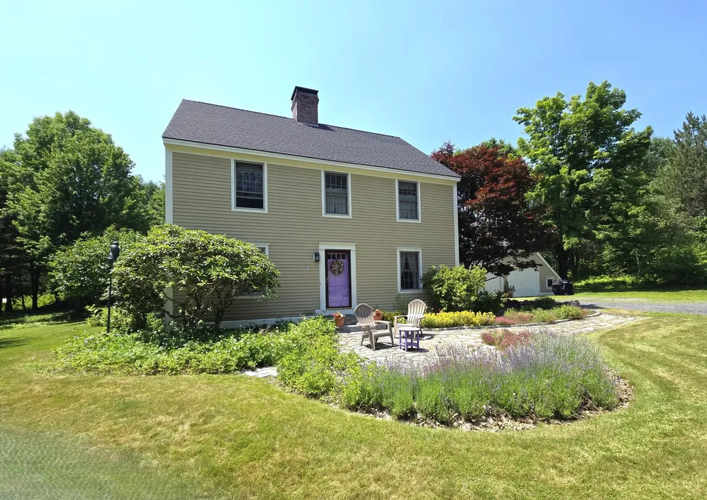 32 Old Fairgrounds Road Readfield ME 04355