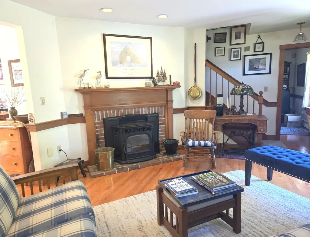 32 Old Fairgrounds Road Readfield ME 04355