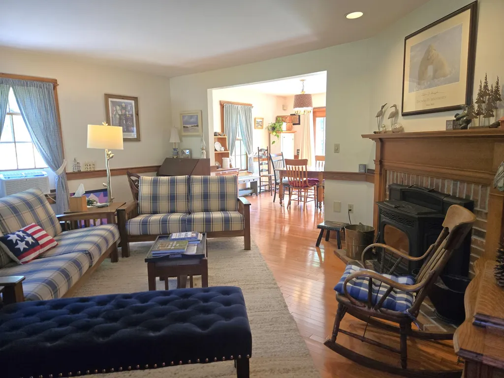 32 Old Fairgrounds Road Readfield ME 04355