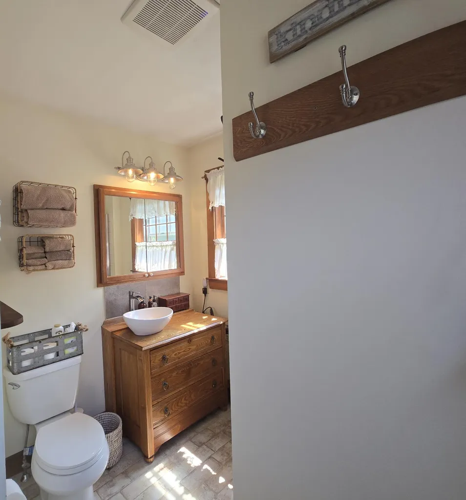 32 Old Fairgrounds Road Readfield ME 04355