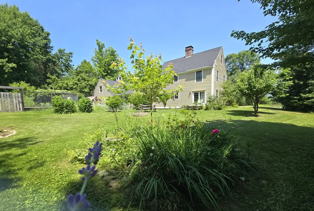 32 Old Fairgrounds Road Readfield ME 04355