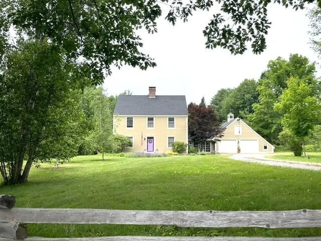 32 Old Fairgrounds Road Readfield ME 04355