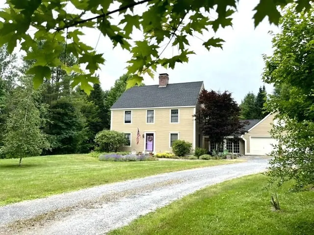 32 Old Fairgrounds Road Readfield ME 04355