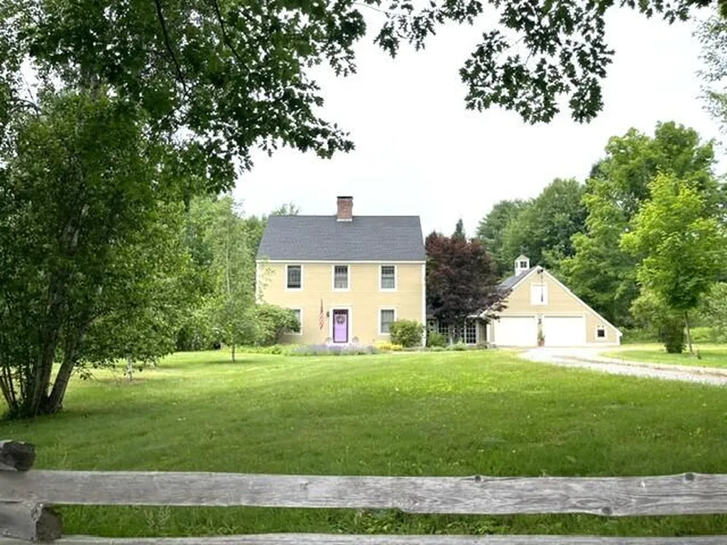 32 Old Fairgrounds Road Readfield ME 04355