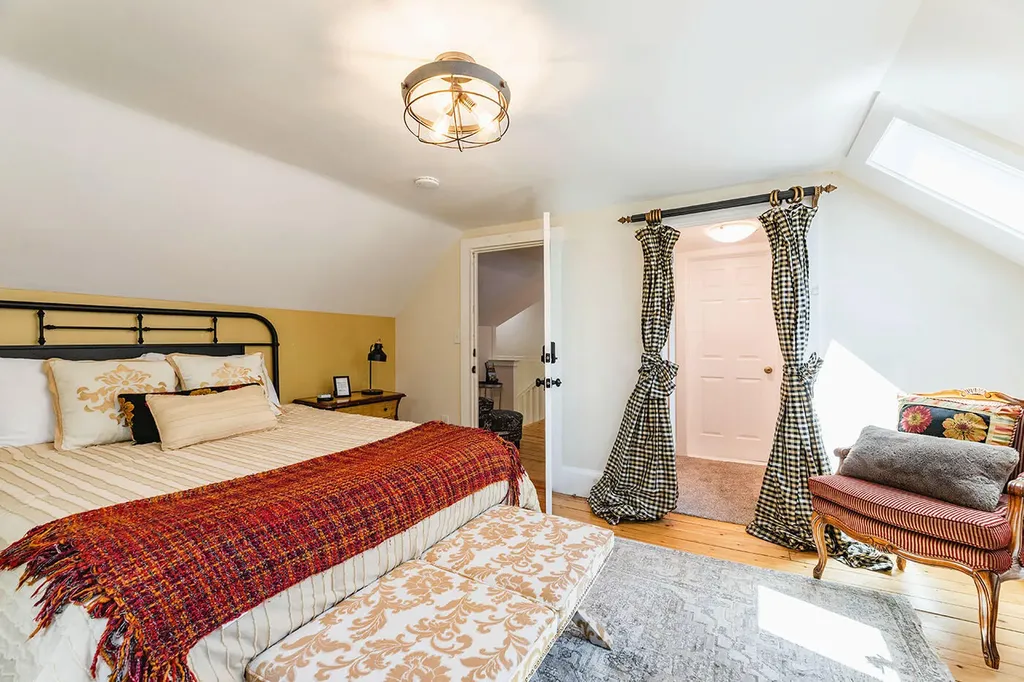 364 Commercial Street Rockport ME 04856
