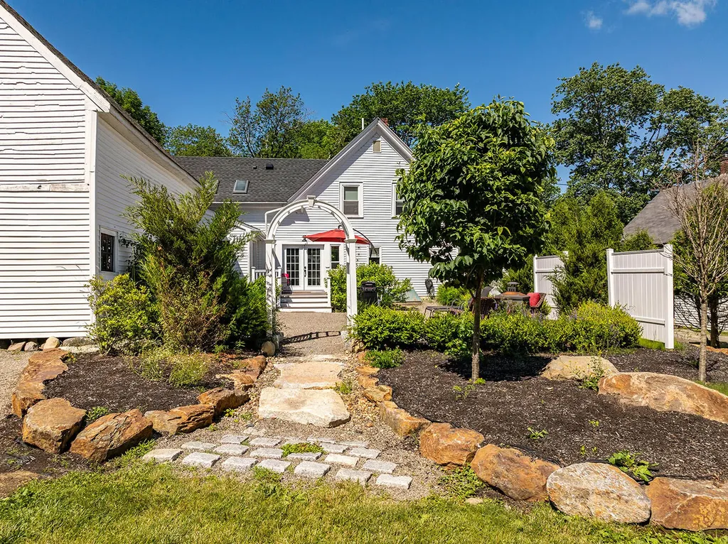 364 Commercial Street Rockport ME 04856