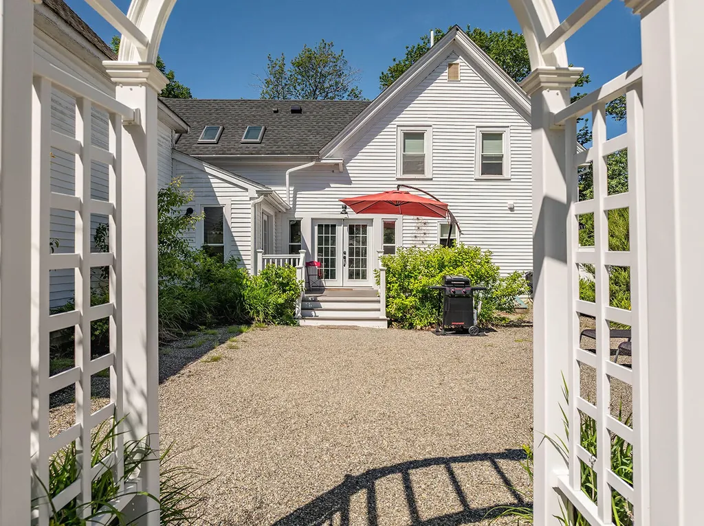 364 Commercial Street Rockport ME 04856