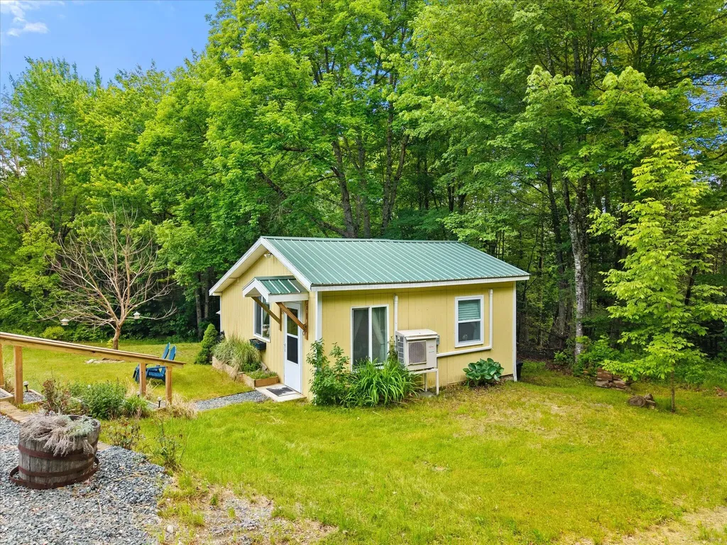 19 Perry Lane Amherst ME 04605