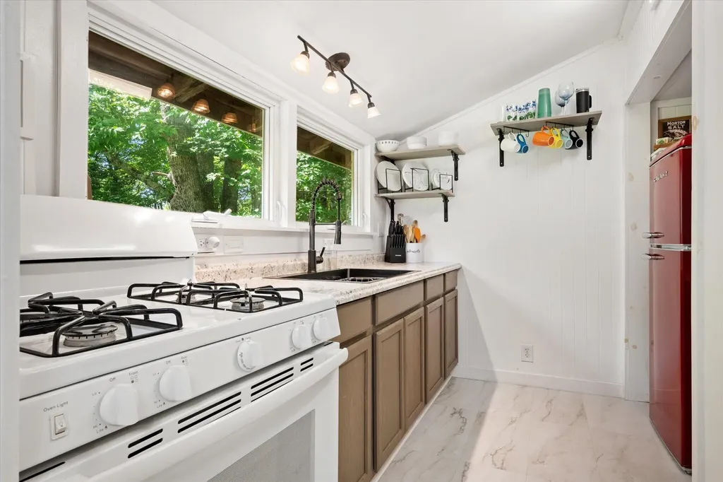 19 Perry Lane Amherst ME 04605