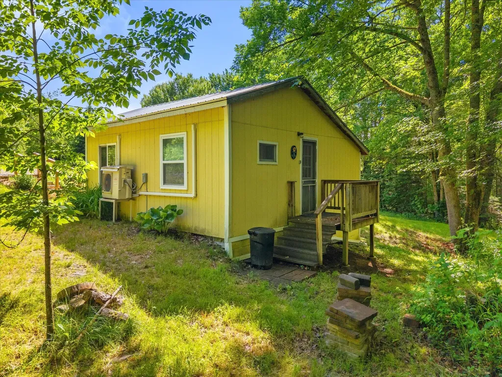 19 Perry Lane Amherst ME 04605