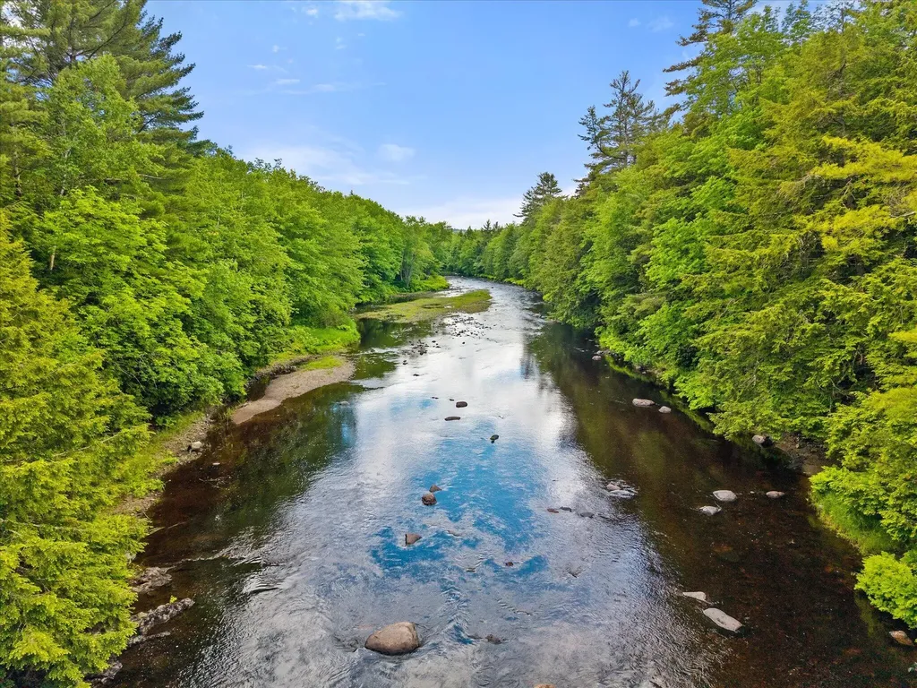 19 Perry Lane Amherst ME 04605