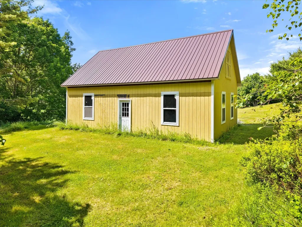 19 Perry Lane Amherst ME 04605