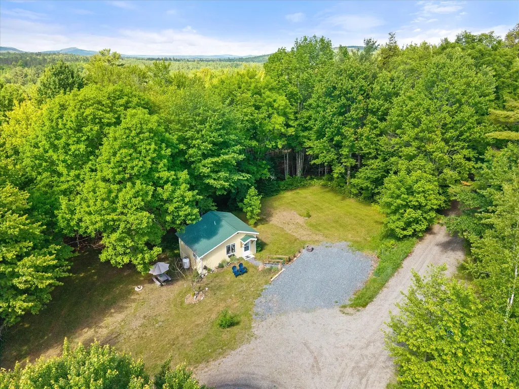 19 Perry Lane Amherst ME 04605