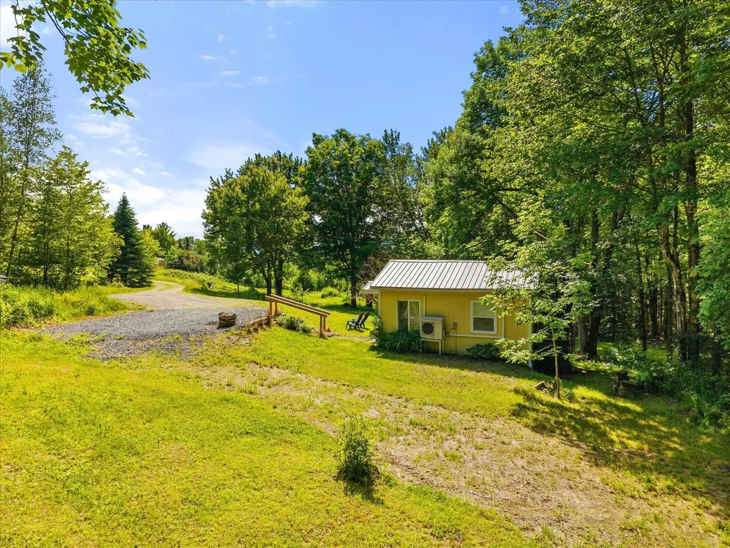 19 Perry Lane Amherst ME 04605