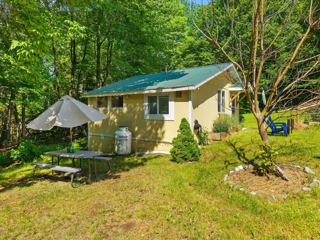 19 Perry Lane Amherst ME 04605
