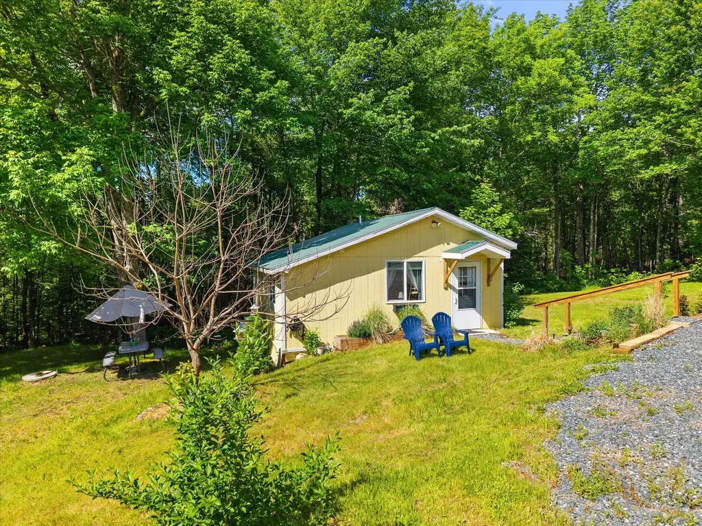 19 Perry Lane Amherst ME 04605