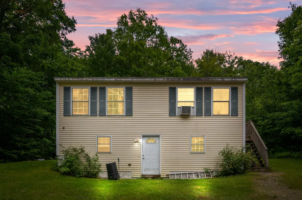 26 Maple Hill Hiram ME 04041