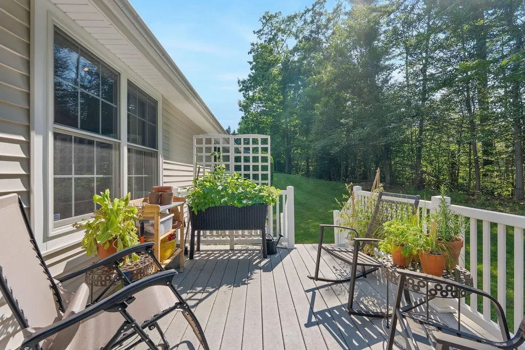84 Grandview Drive Westbrook ME 04092