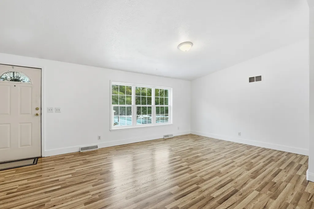 1 Bobcat Lane Berwick ME 03901