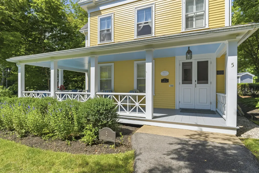5 Harmon Park Road York ME 03909