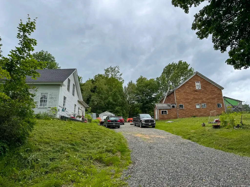 122 Old Dover Road Dexter ME 04930