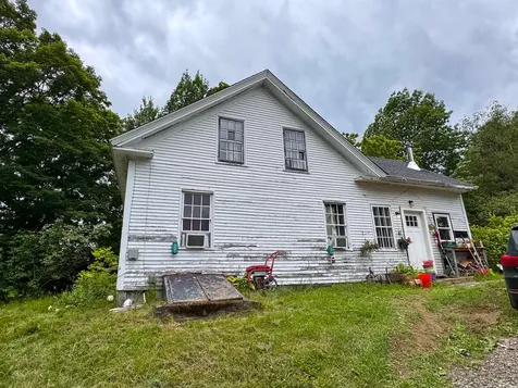 122 Old Dover Road Dexter ME 04930