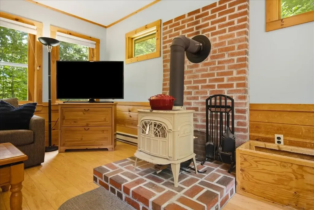 66 Rowe Hill Road Woodstock ME 04219