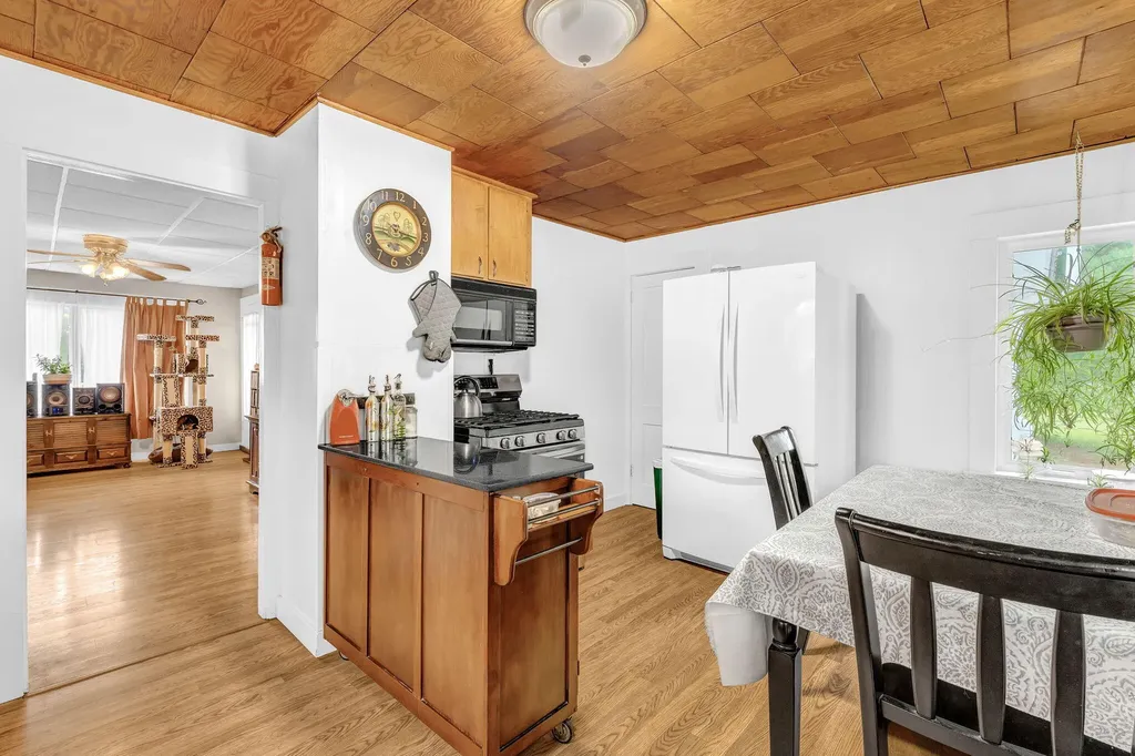 485 Main Road Passadumkeag ME 04475