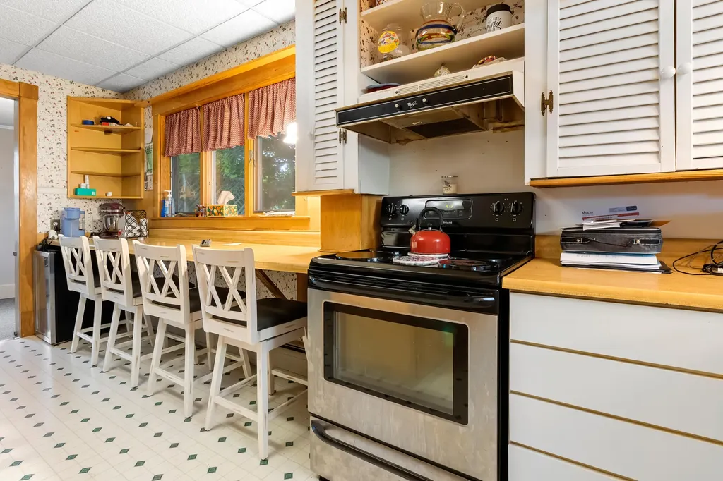 137 Depot Street Union ME 04862